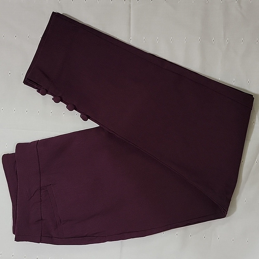 Women's Chico's Slimming with Button-Hem Ankle Pants, Plum, Size 0-S,‎ Pre-owned